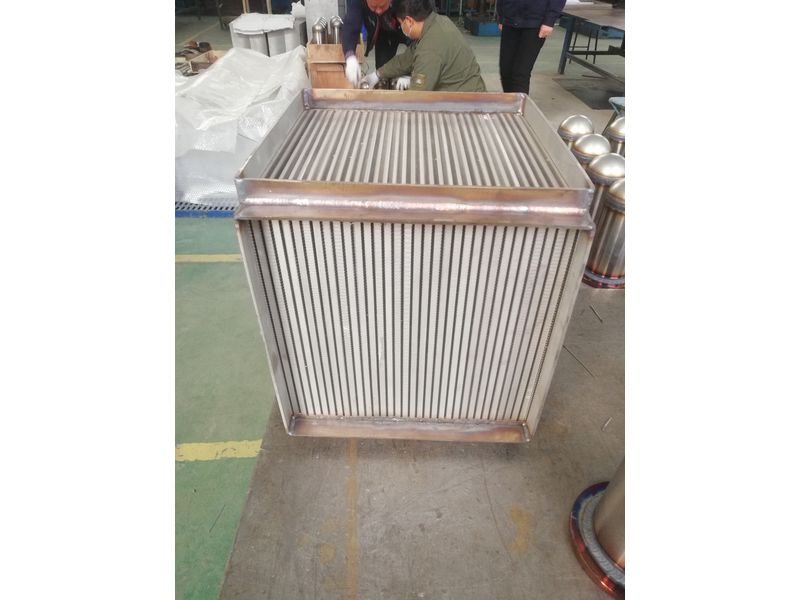 不銹鋼板翅式散熱器，尺寸：300×300×300mm