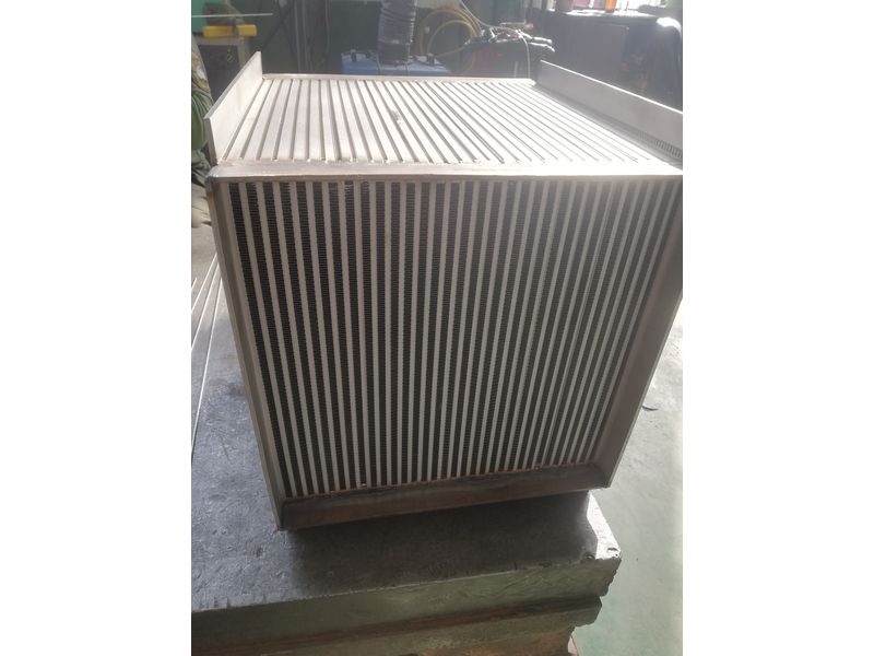 不銹鋼板翅式散熱器，尺寸：300×300×300mm